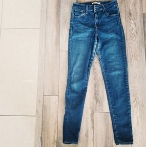 LEVI'S High Rise Skinny Jean